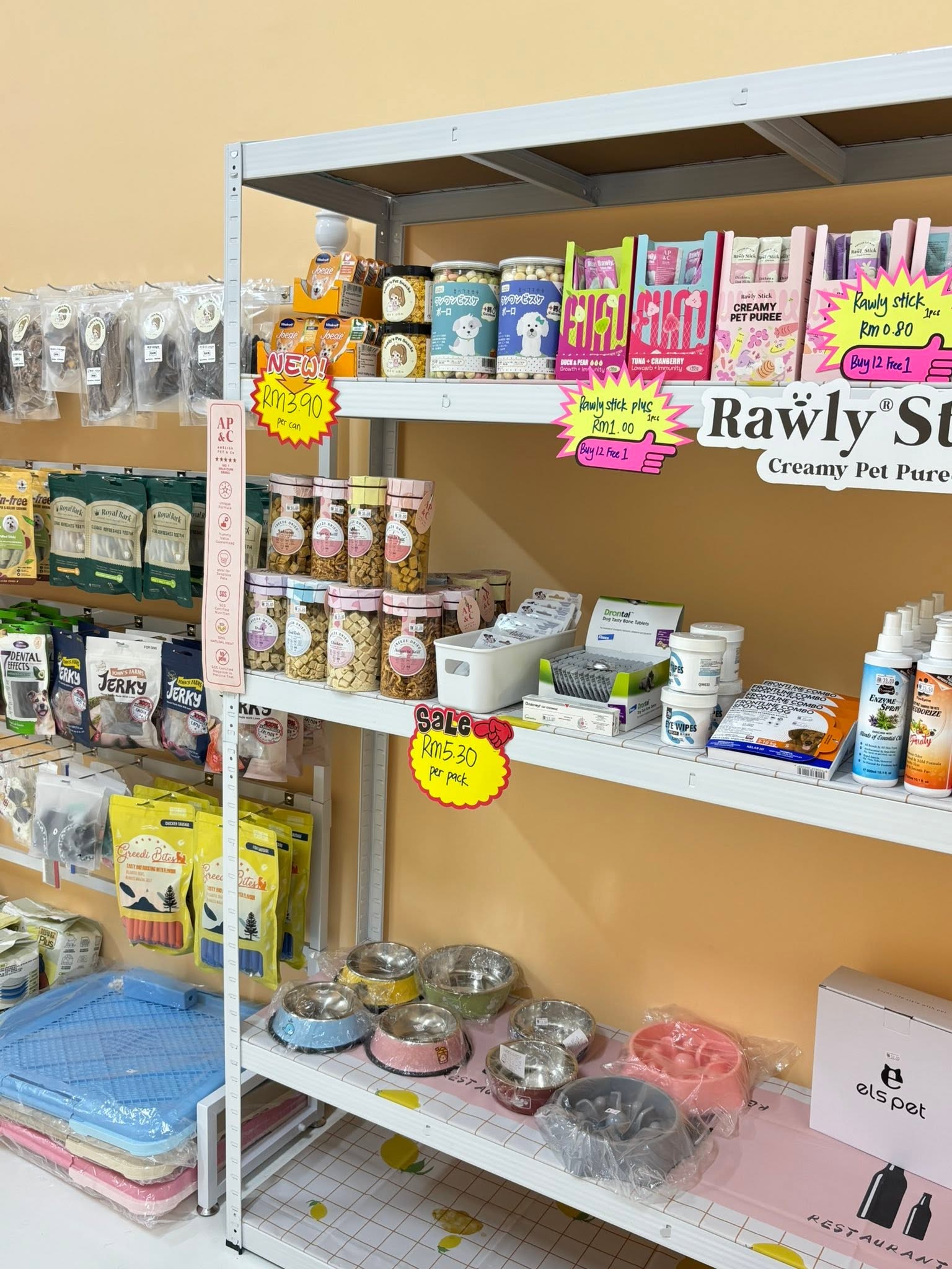 Inside Happiness Pet House pet shop in Tampin